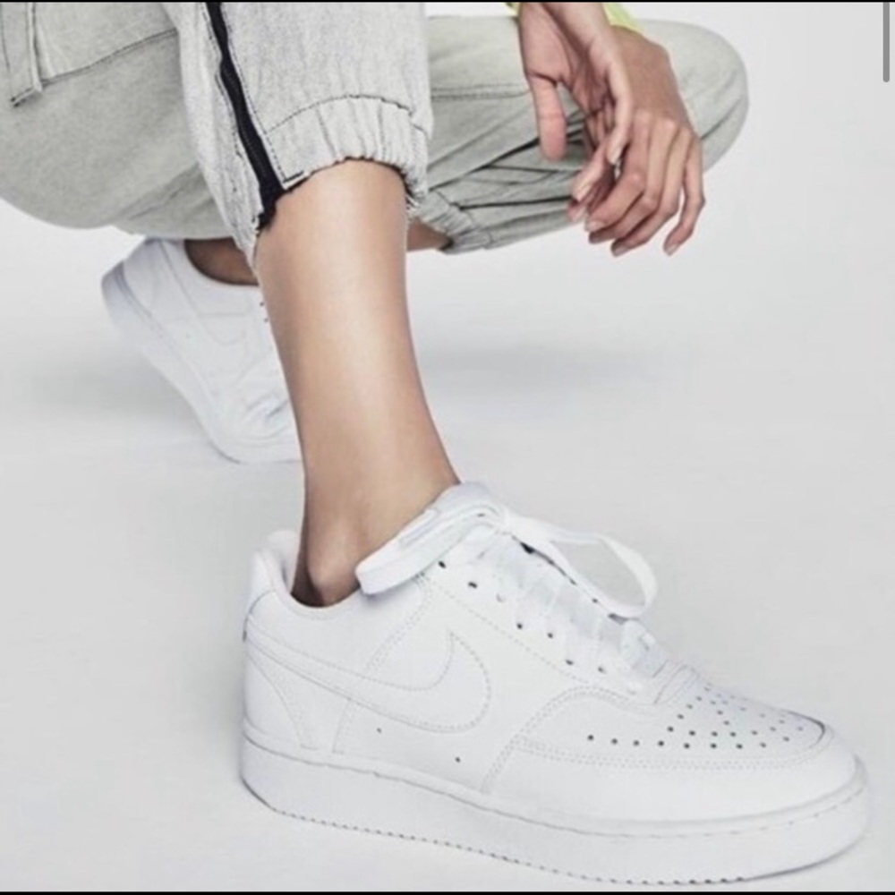BRAND NEW IN BOX NIKE COURT VISION LOW